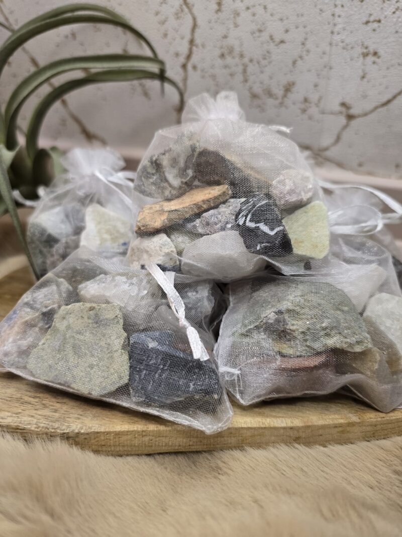 Zakje Ruwe edelstenen mix 200gr