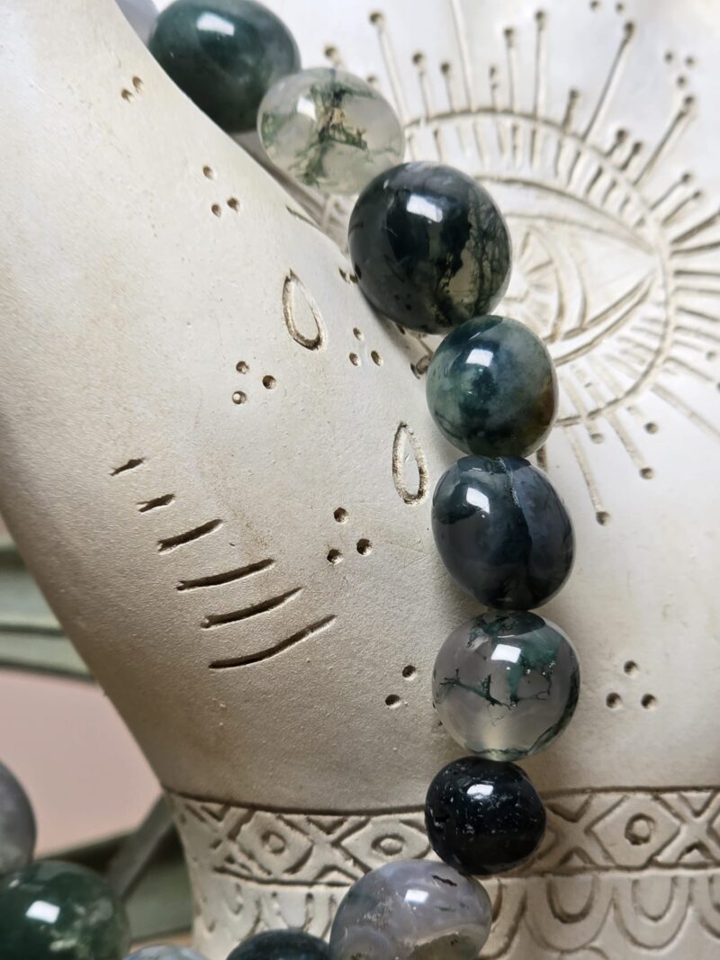 Mosagaat trommelsteen armband