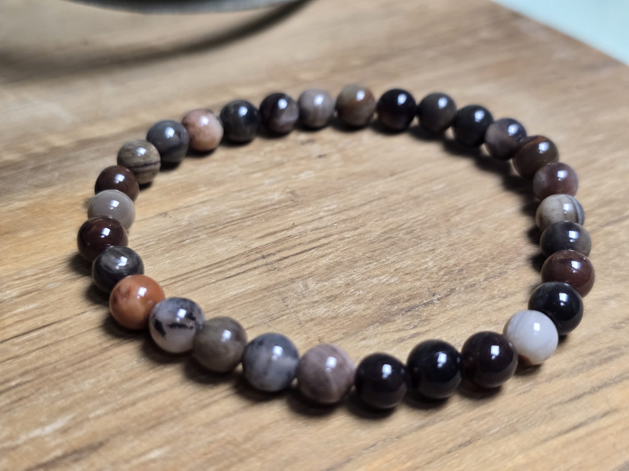 Versteend hout kogelarmband 6mm