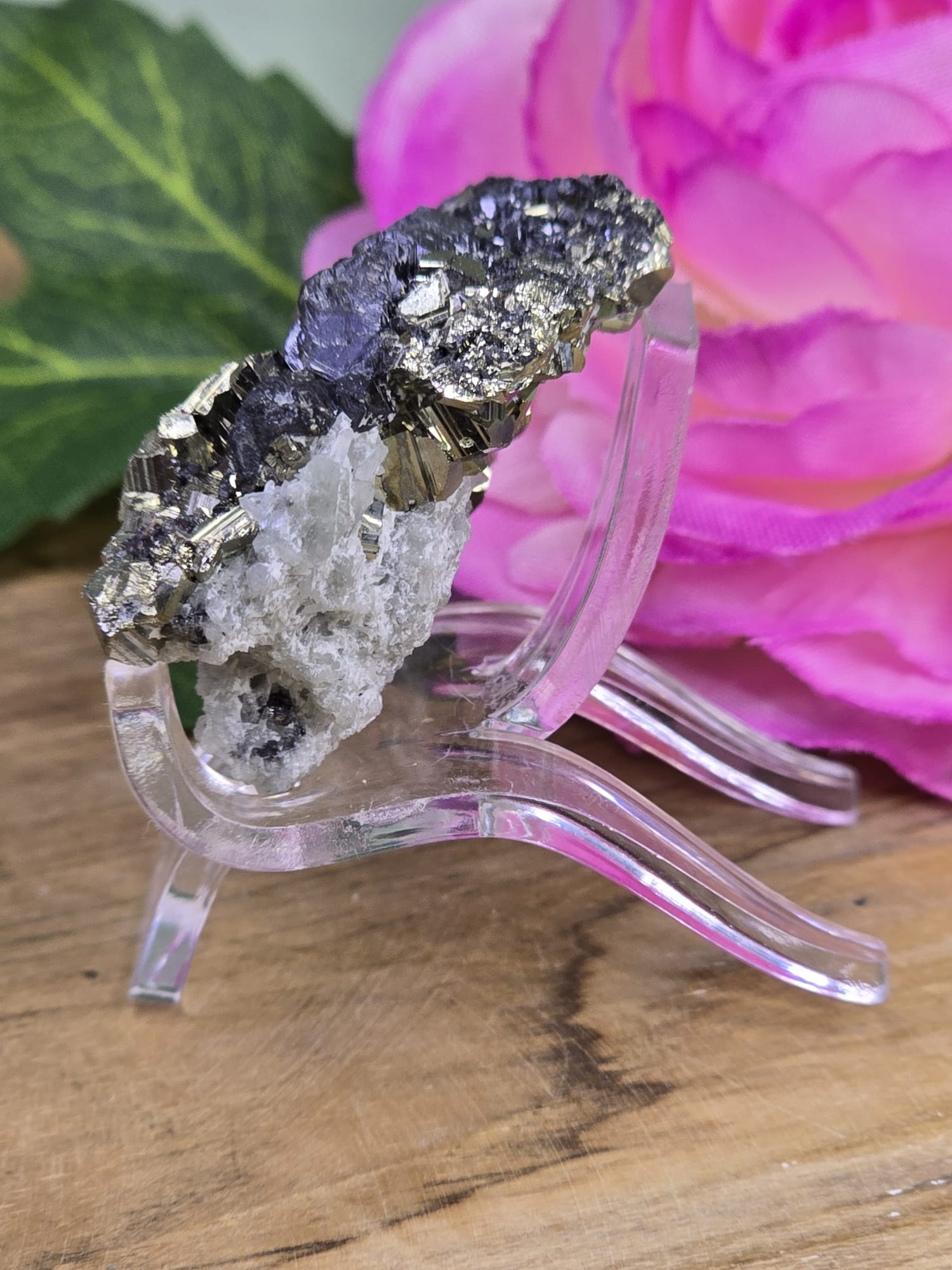 Ruw stukje Pyriet, Galaniet en kwarts incl. standaard