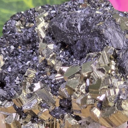 Ruw stukje Pyriet, Galaniet en kwarts incl. standaard