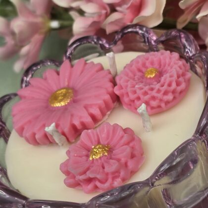 Pink romance bloemen kaars