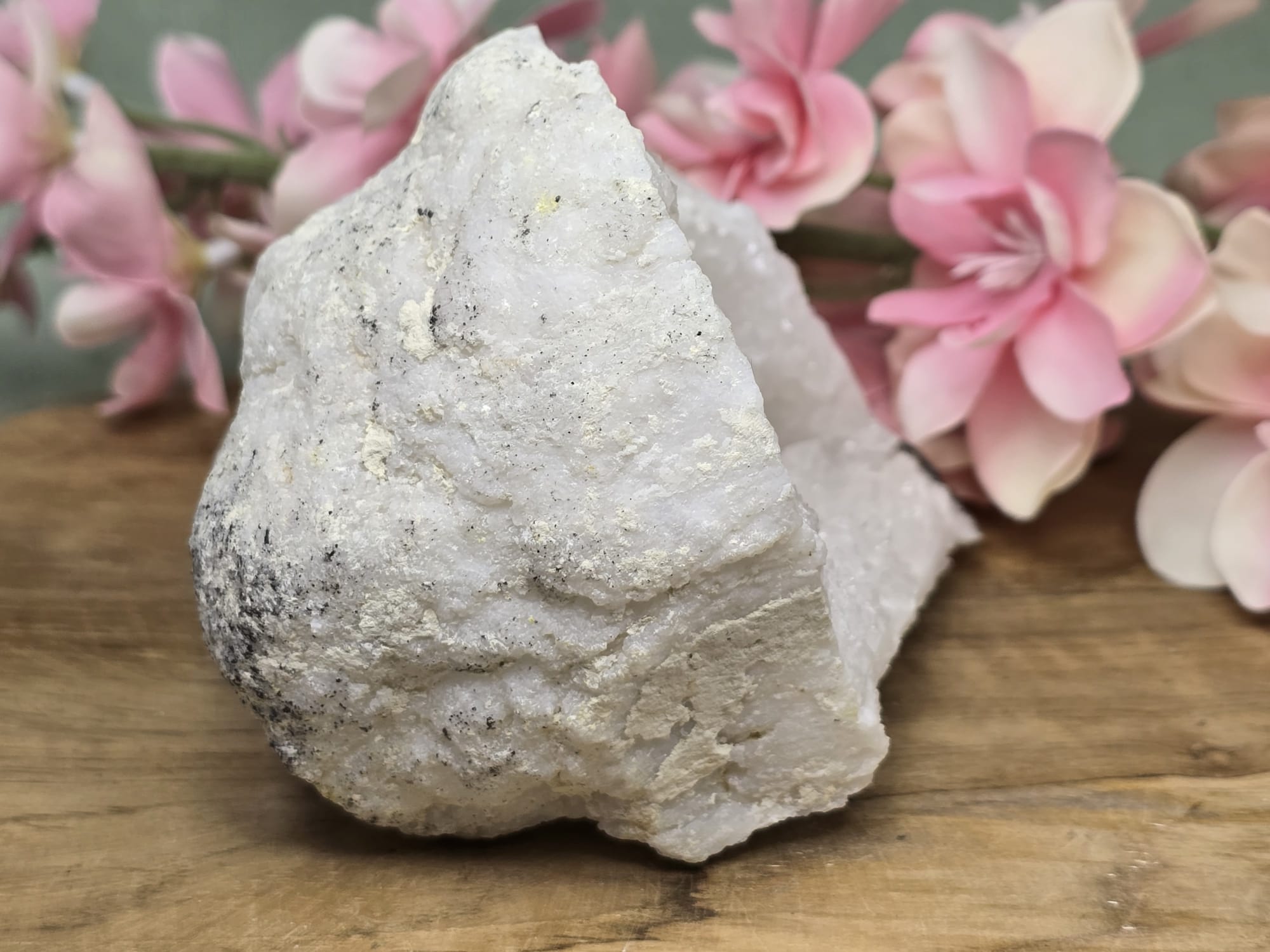 Halve bergkristal geode