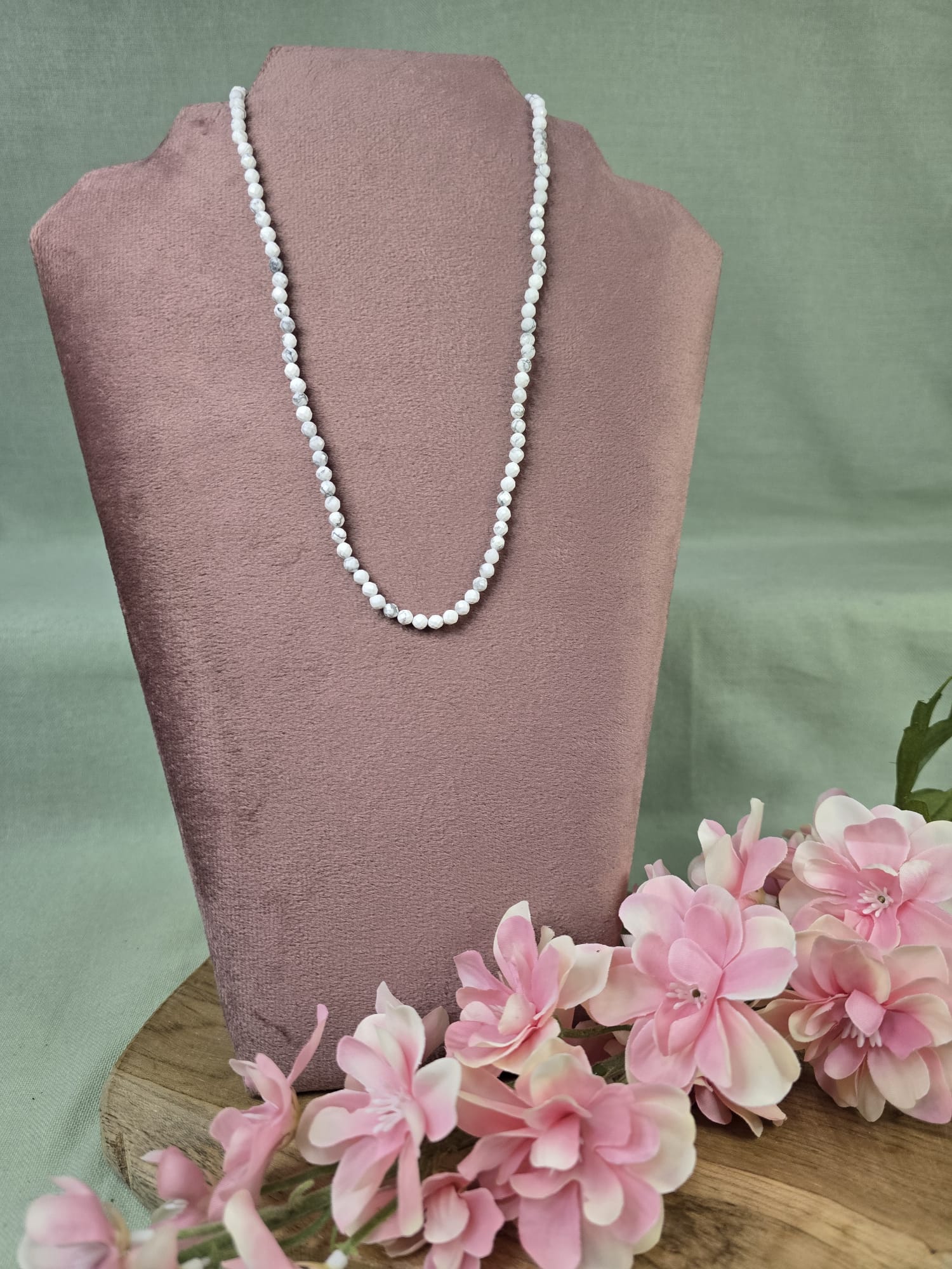 Howliet ketting facet geslepen 4mm
